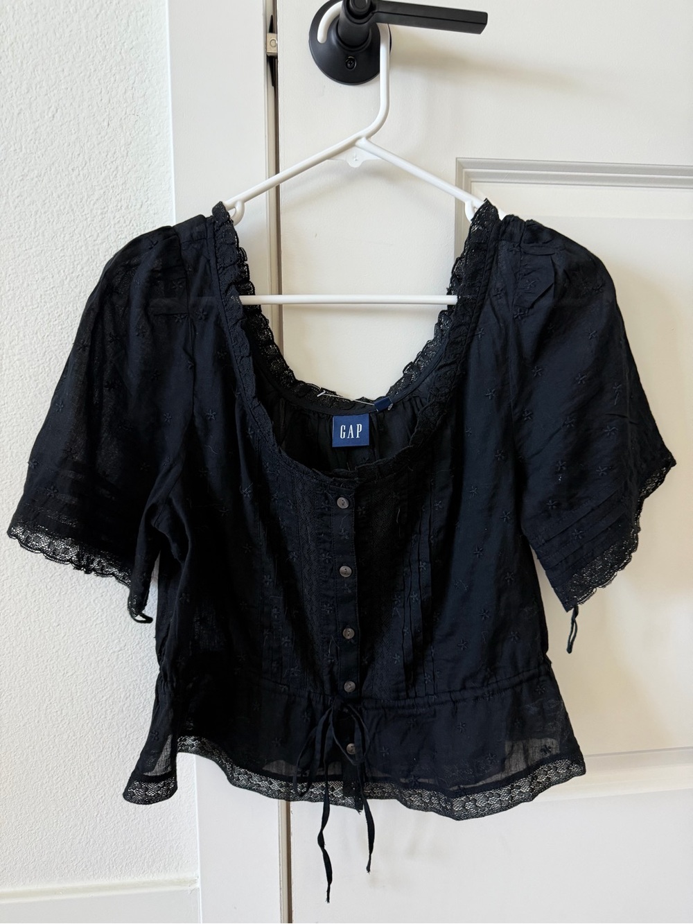 GAP Black Lace-Trim Button Front Peplum Top - Picture 3 of 7